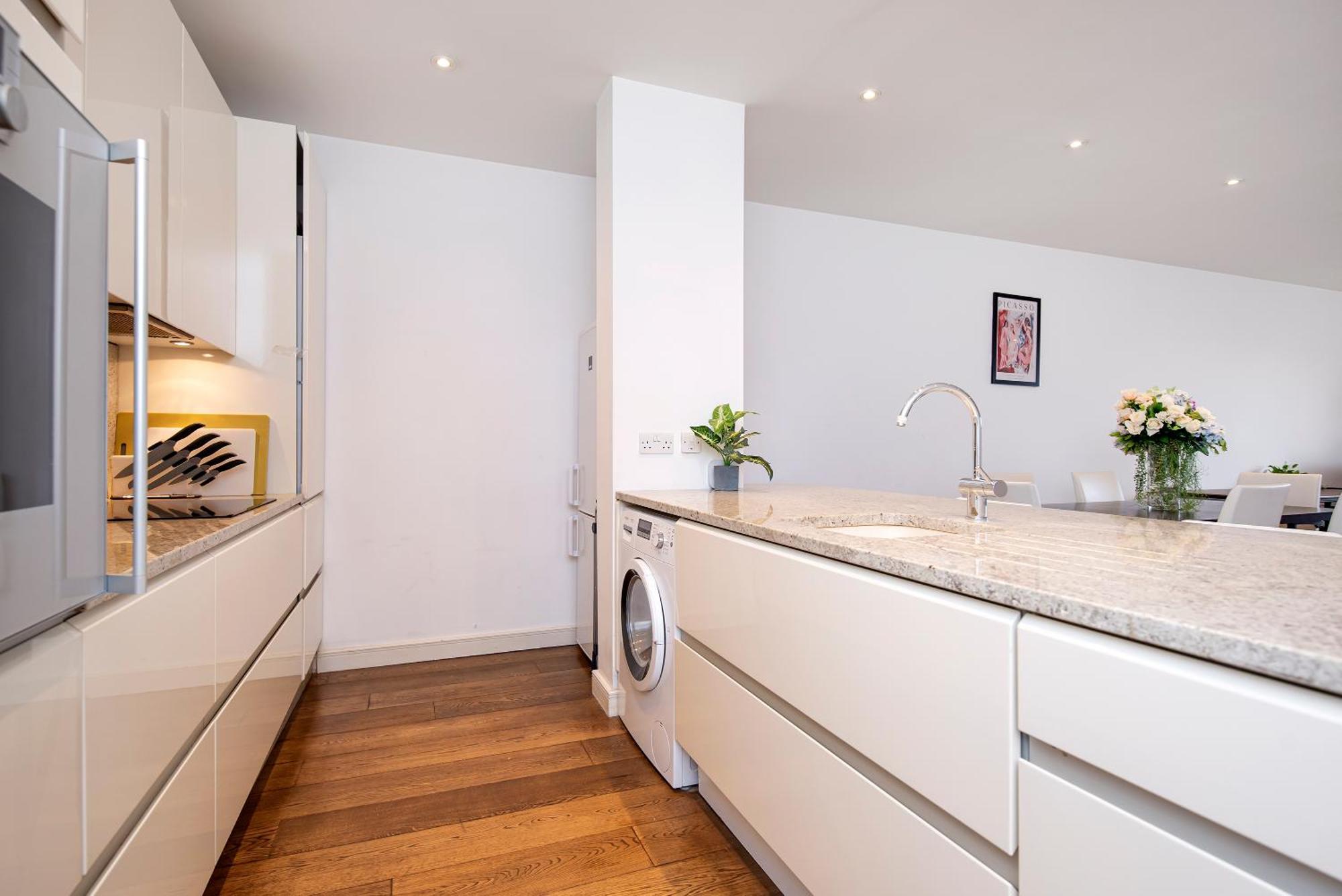 Central 2 Bed Maissonette 런던 외부 사진